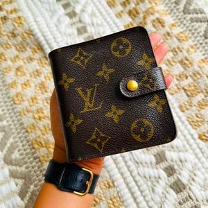 LV monogram Medium Size wallet